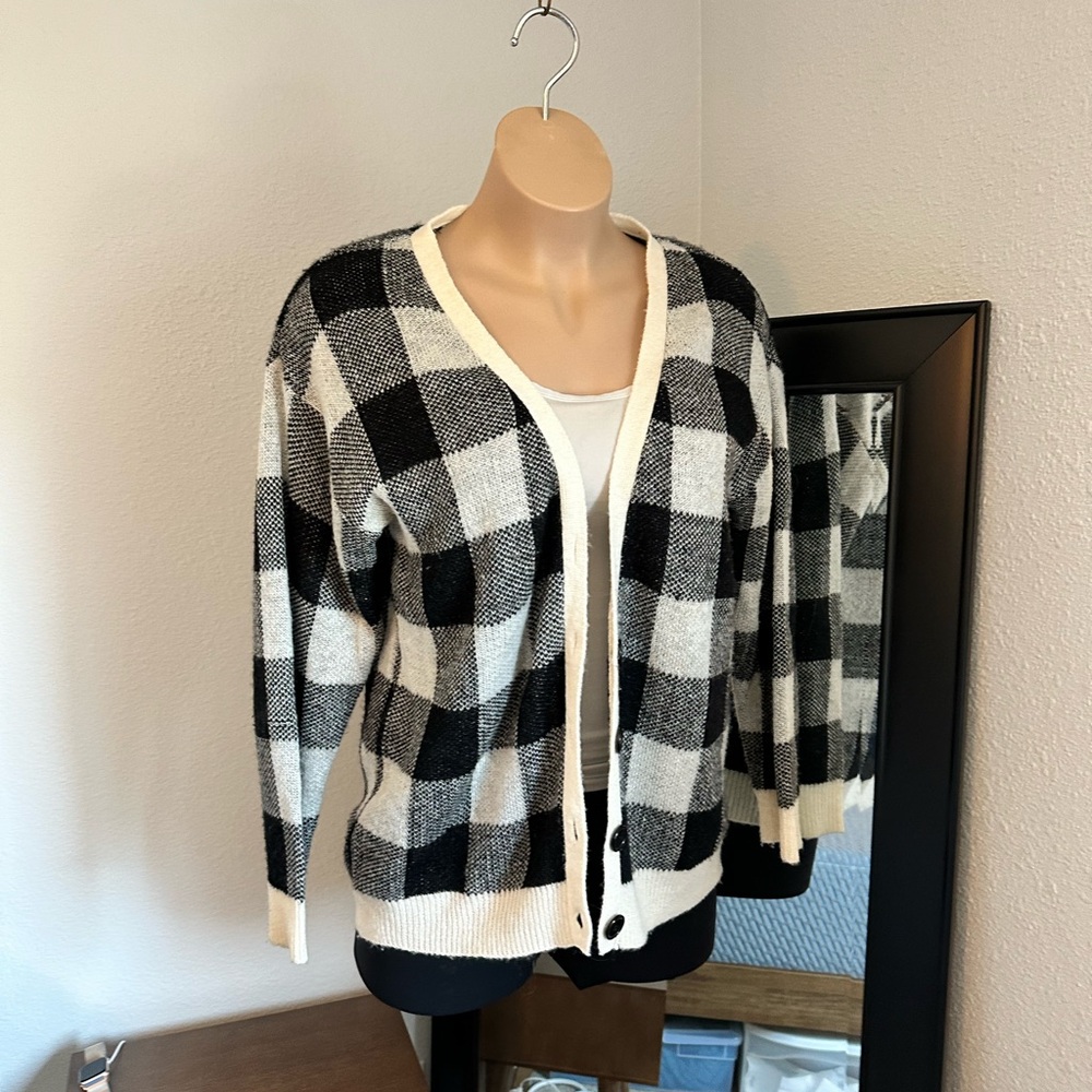 Black & White plaid cardigan seater